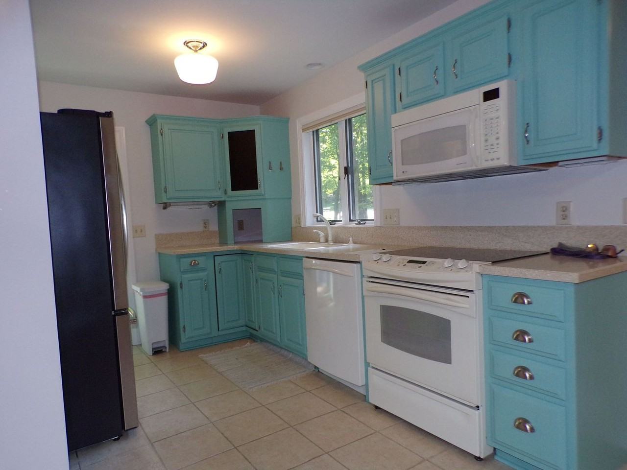 4015 Holiday North Ct - Photo 5 of 31