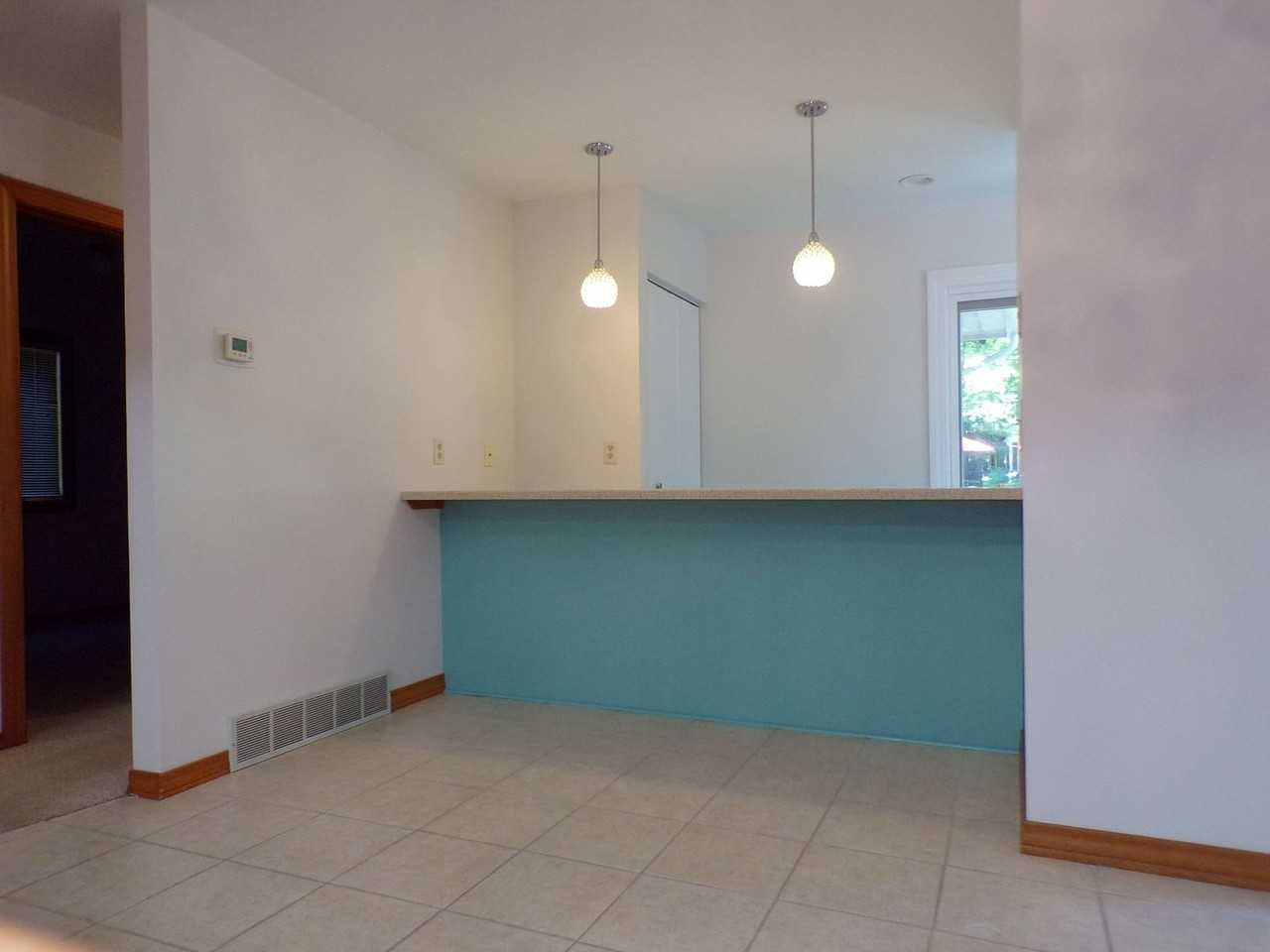4015 Holiday North Ct - Photo 6 of 31