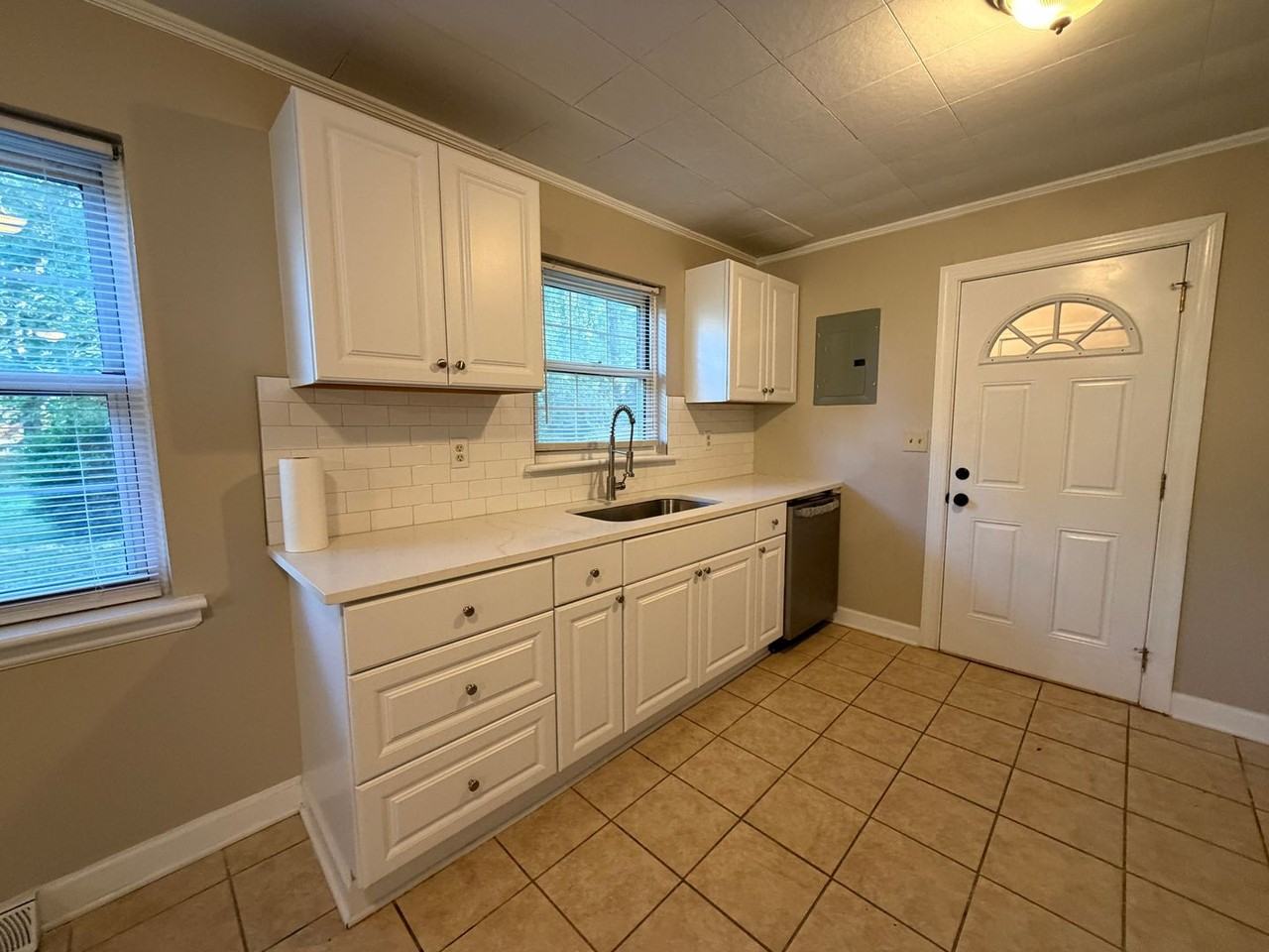 1820 Gum Branch Rd - Photo 5 of 15