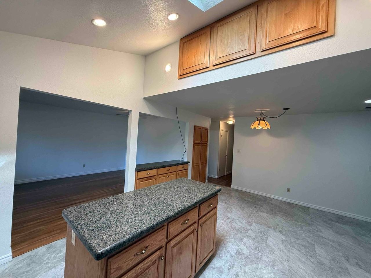 153 Waterglen Cir - Photo 6 of 37