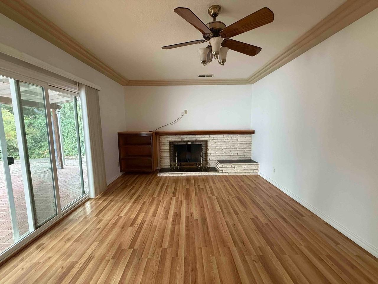 153 Waterglen Cir - Photo 7 of 37