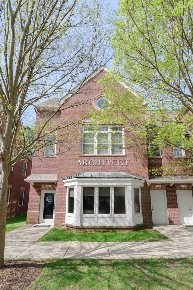 183 Herman Melville Ave - Photo 2 of 29
