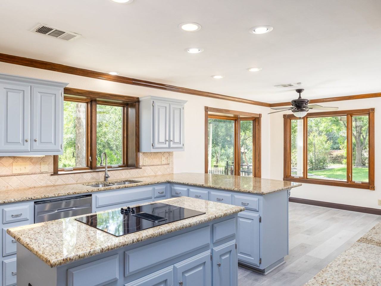 9900 Winding Oak Cir - Photo 3 of 35