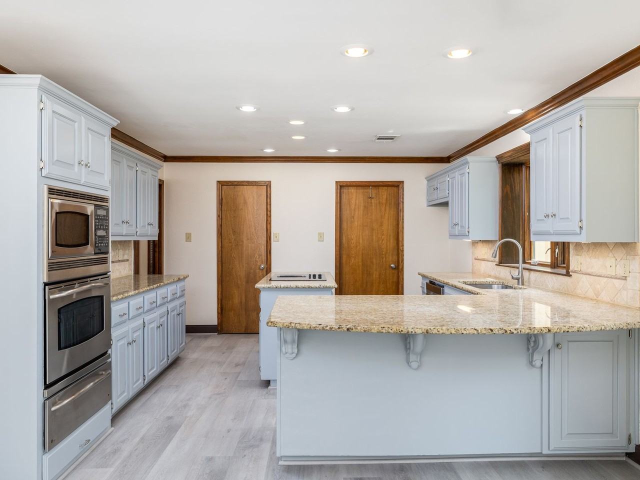 9900 Winding Oak Cir - Photo 5 of 35