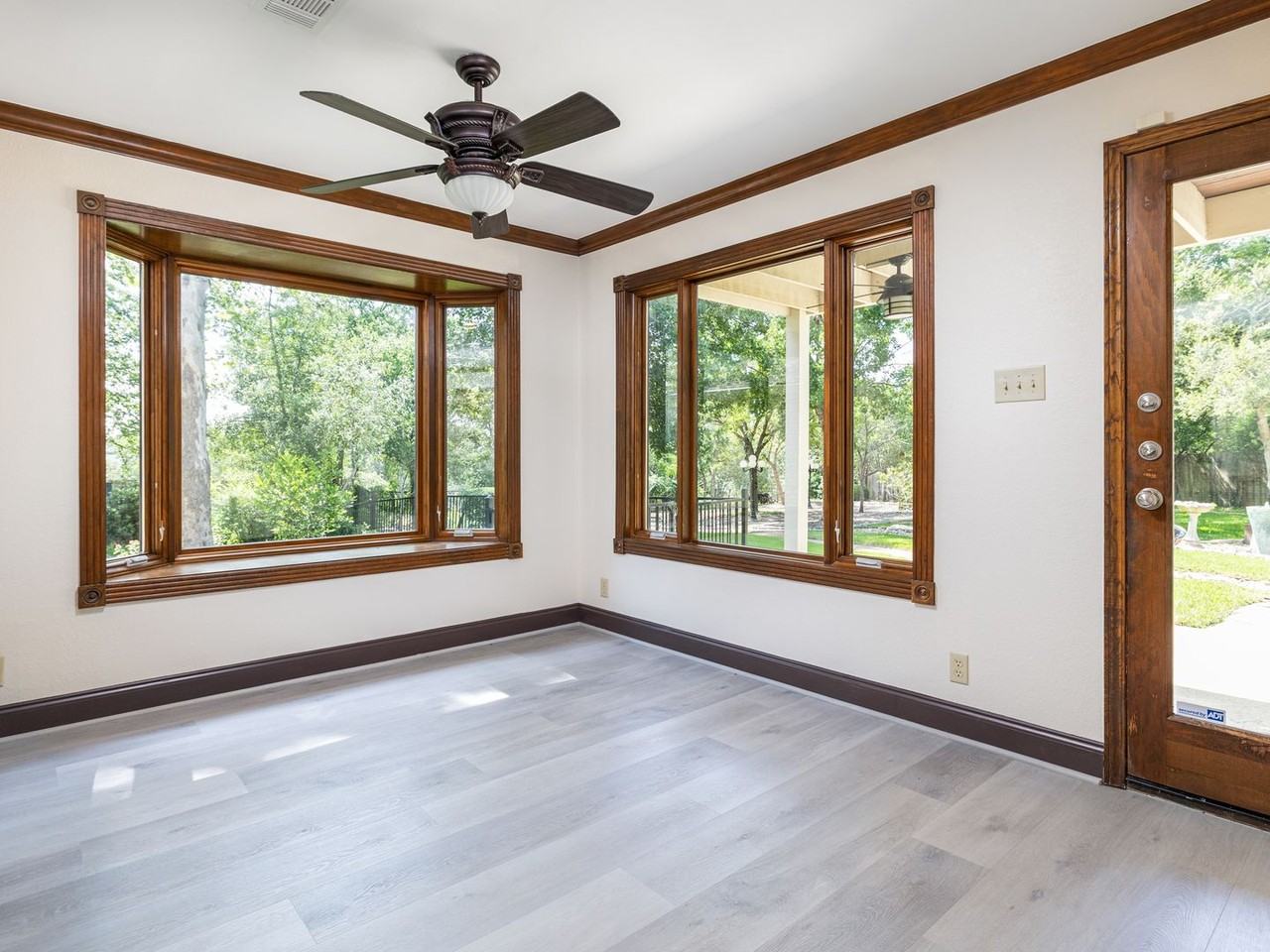 9900 Winding Oak Cir - Photo 6 of 35