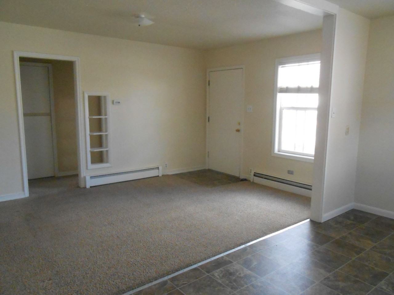 1051 Teller Ave - Photo 5 of 18