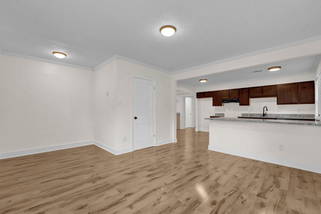759 E Mallory Ave - Photo 2 of 23