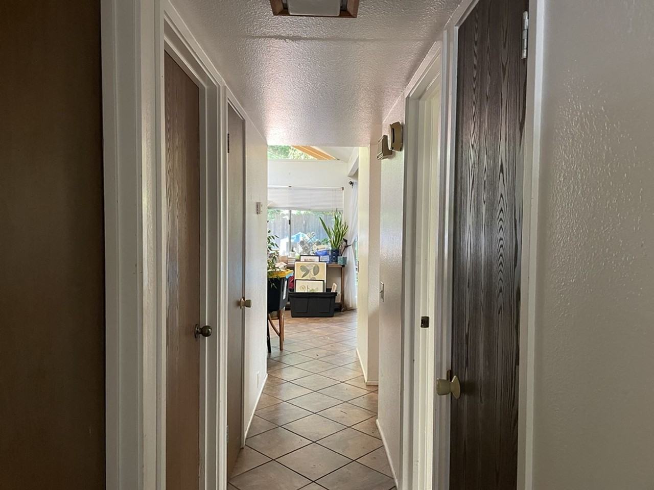 405 Jardin Pl - Photo 2 of 13