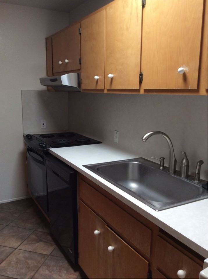 405 Jardin Pl - Photo 5 of 13