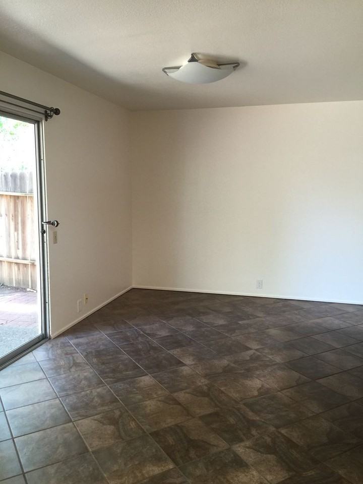 405 Jardin Pl - Photo 6 of 13