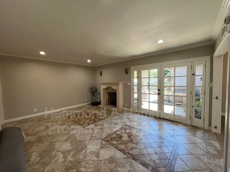 15358 Leadwell St - Photo 4 of 13