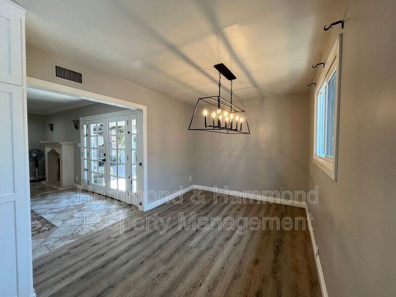 15358 Leadwell St - Photo 5 of 13