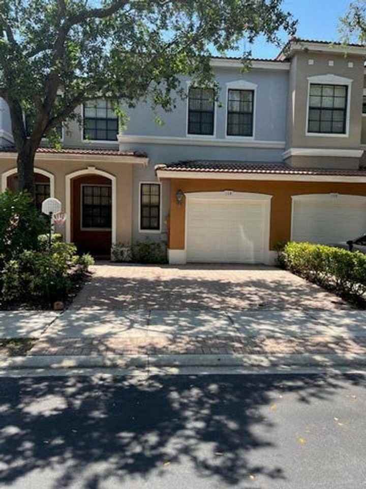 114 E Astor Cir - Photo 5 of 13