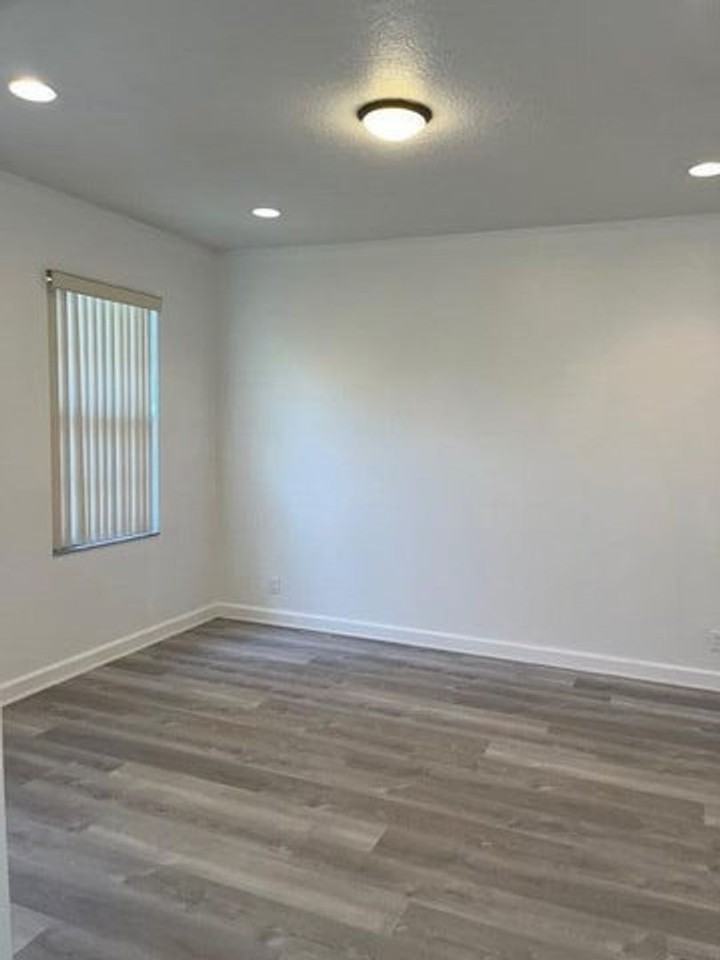 114 E Astor Cir - Photo 7 of 13