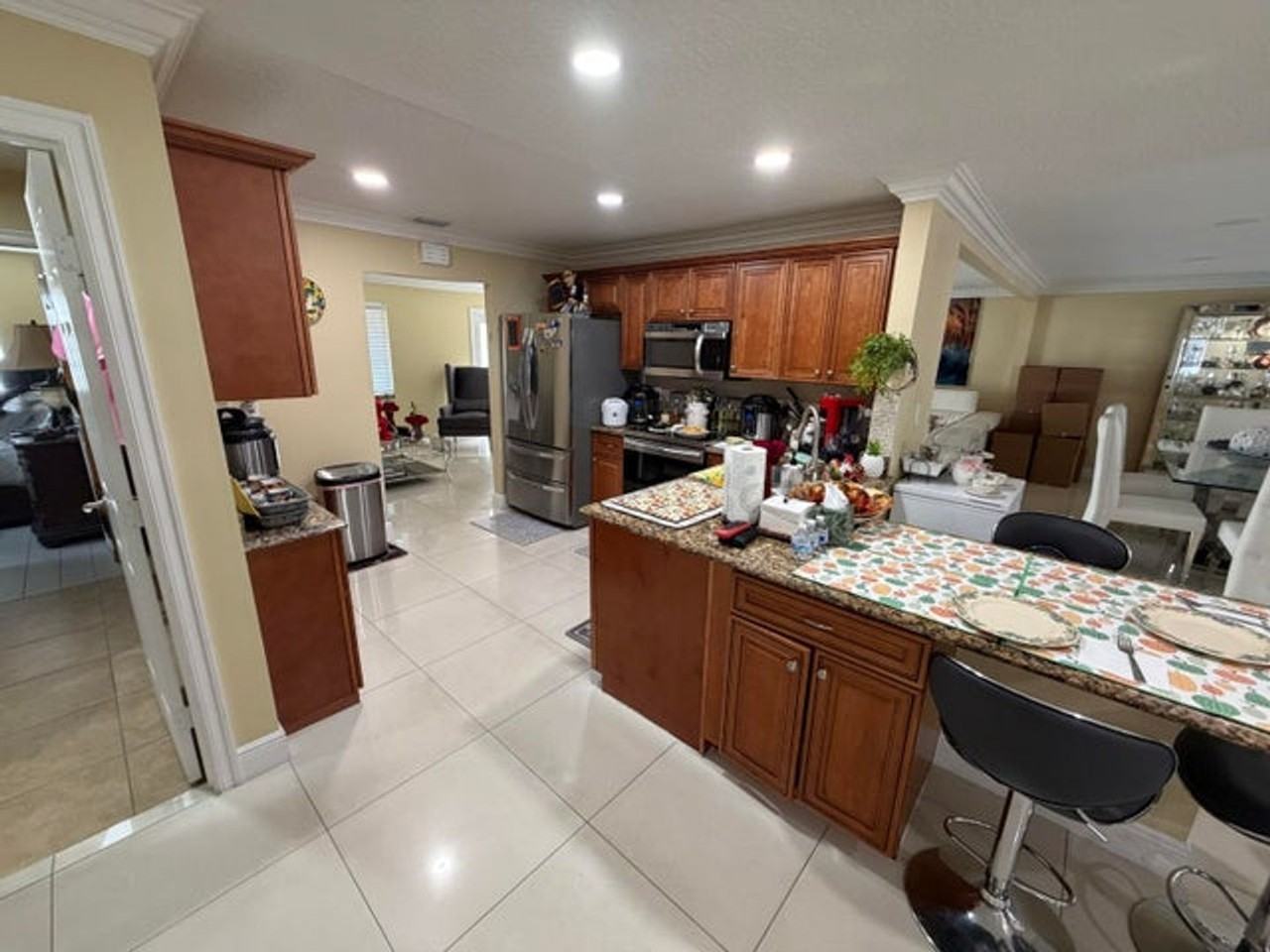 147 Alcazar St - Photo 2 of 16