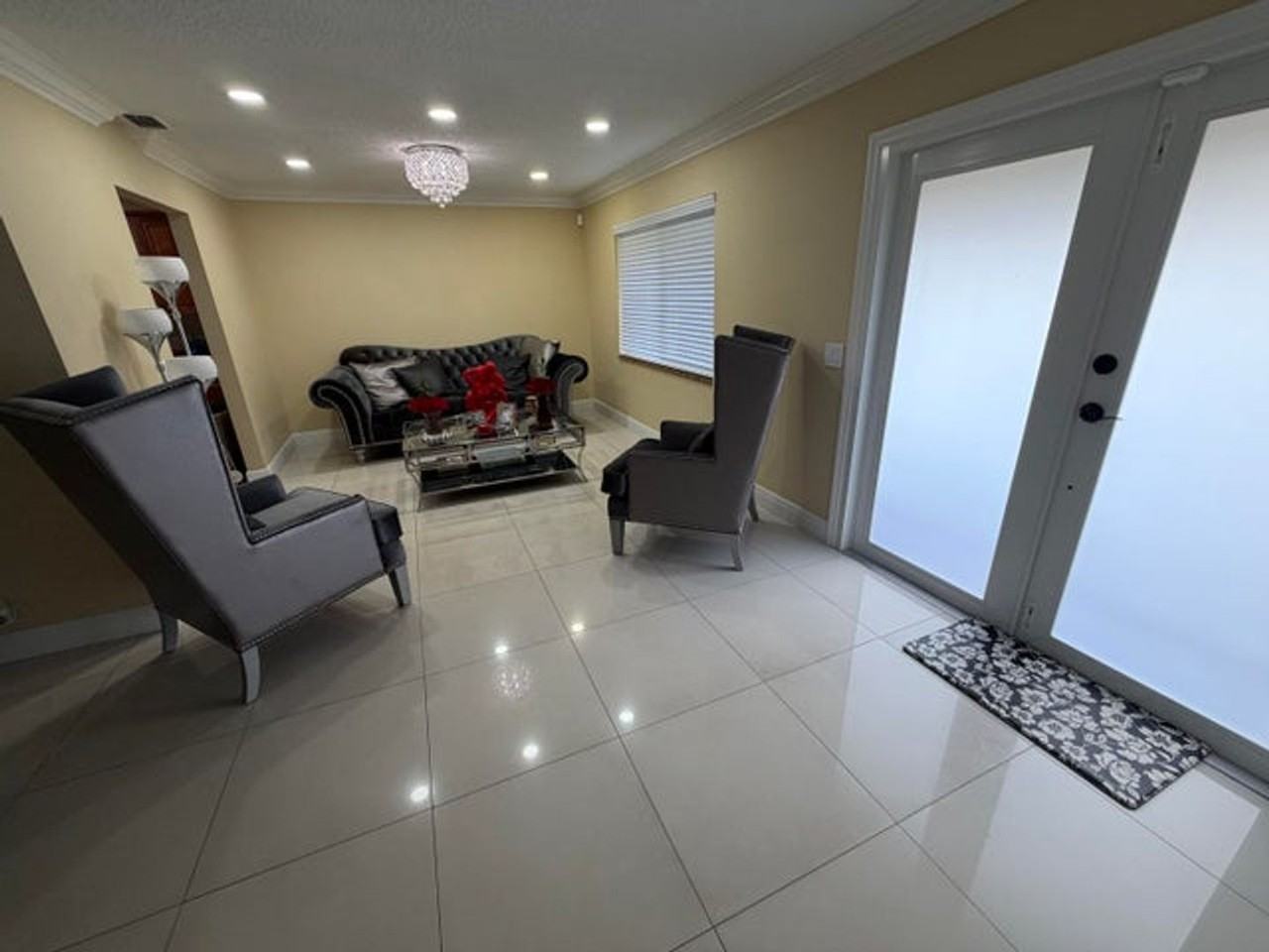 147 Alcazar St - Photo 5 of 16