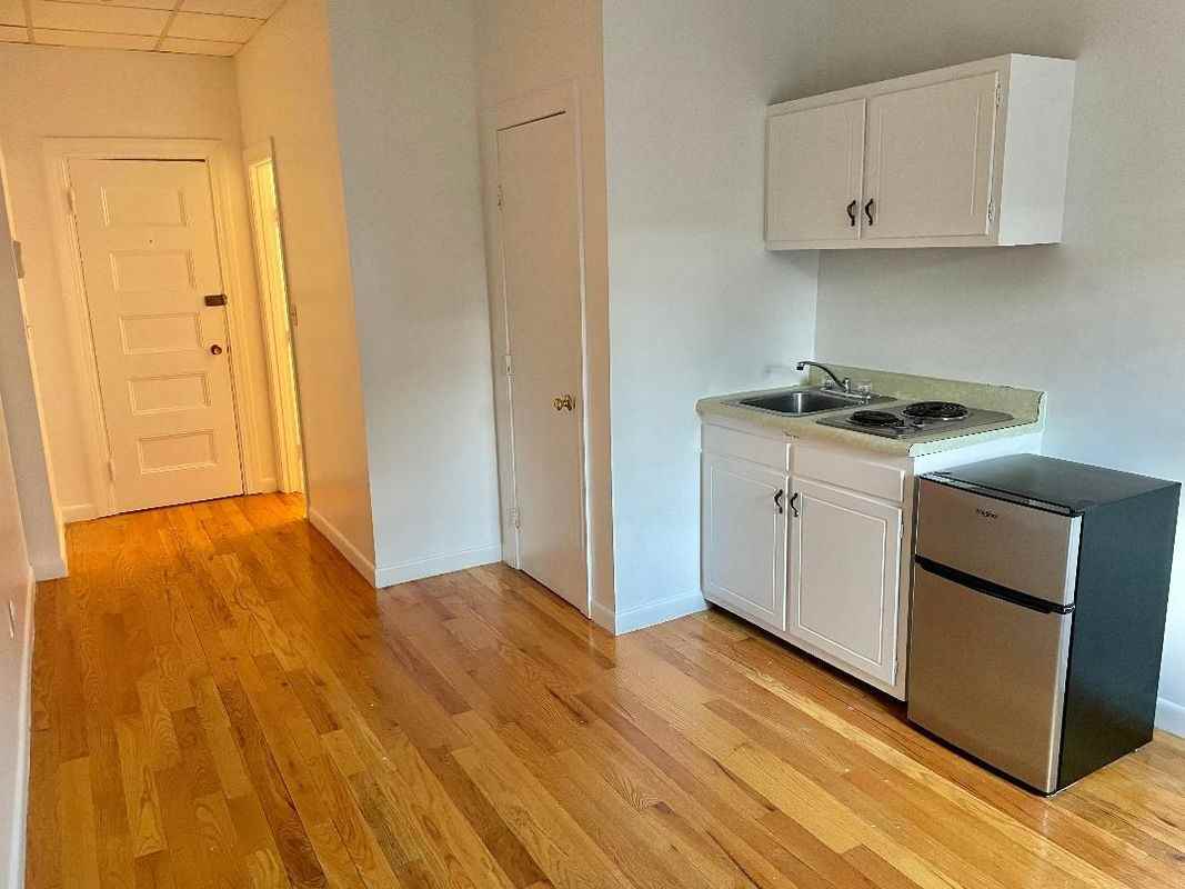 854 Beacon St ##8