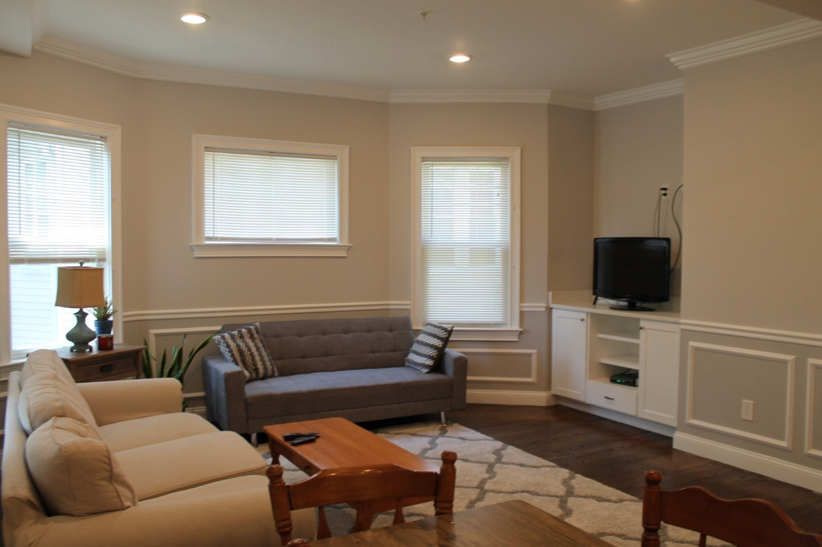 34 Circuit St ##1 - Photo 4 of 14