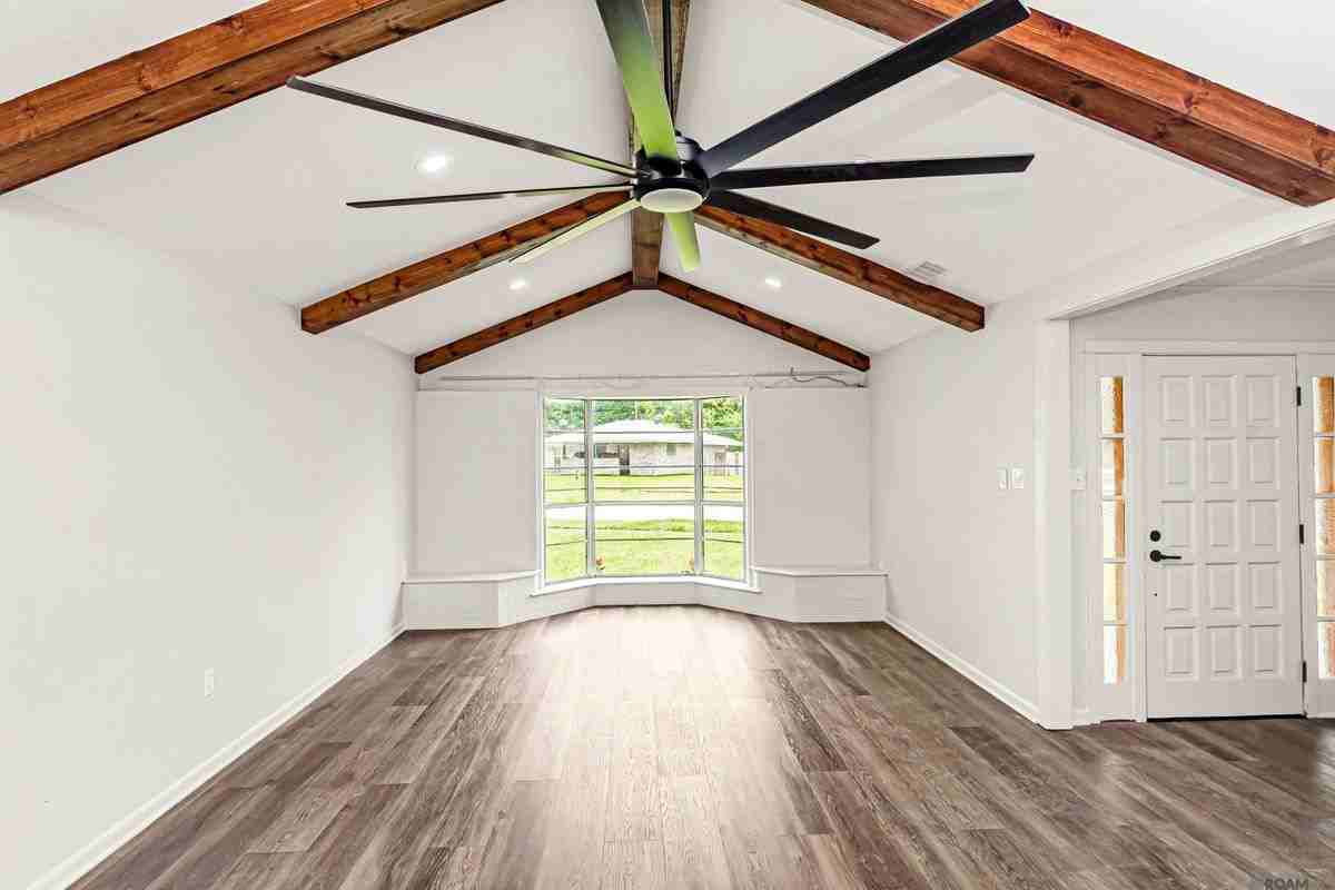 535 Thornwood Dr - Photo 4 of 24
