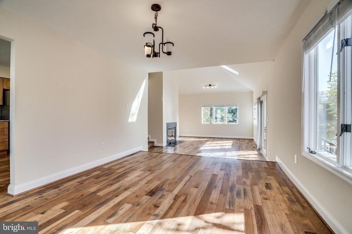 6505 Gretna Green Way - Photo 5 of 49