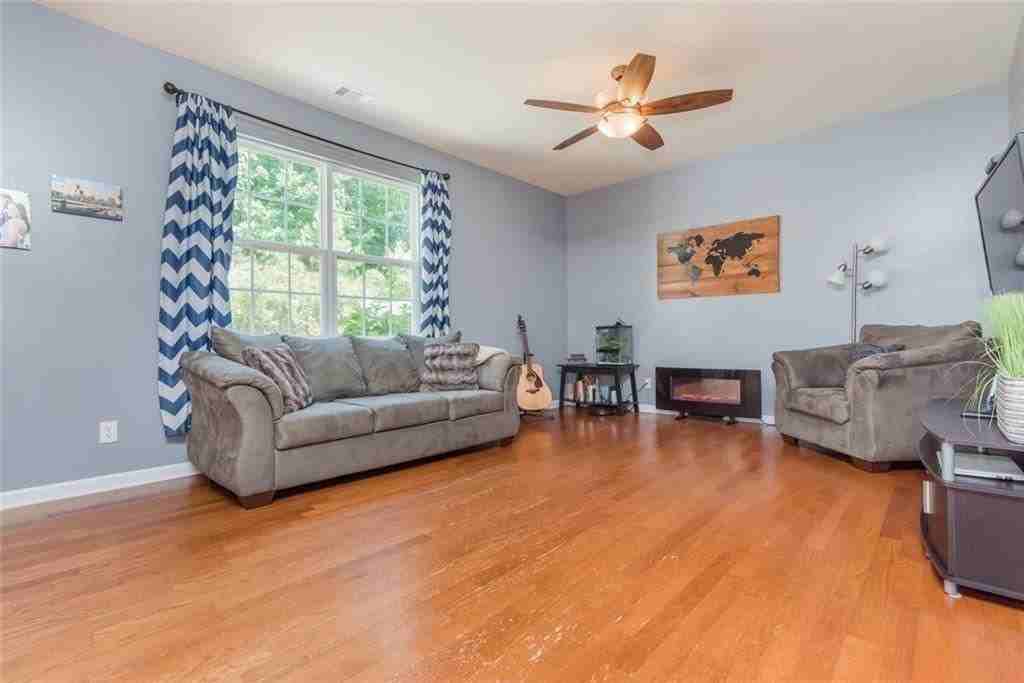 519 Windstone Trl - Photo 7 of 22