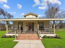 featured image of 1427 Stilt St