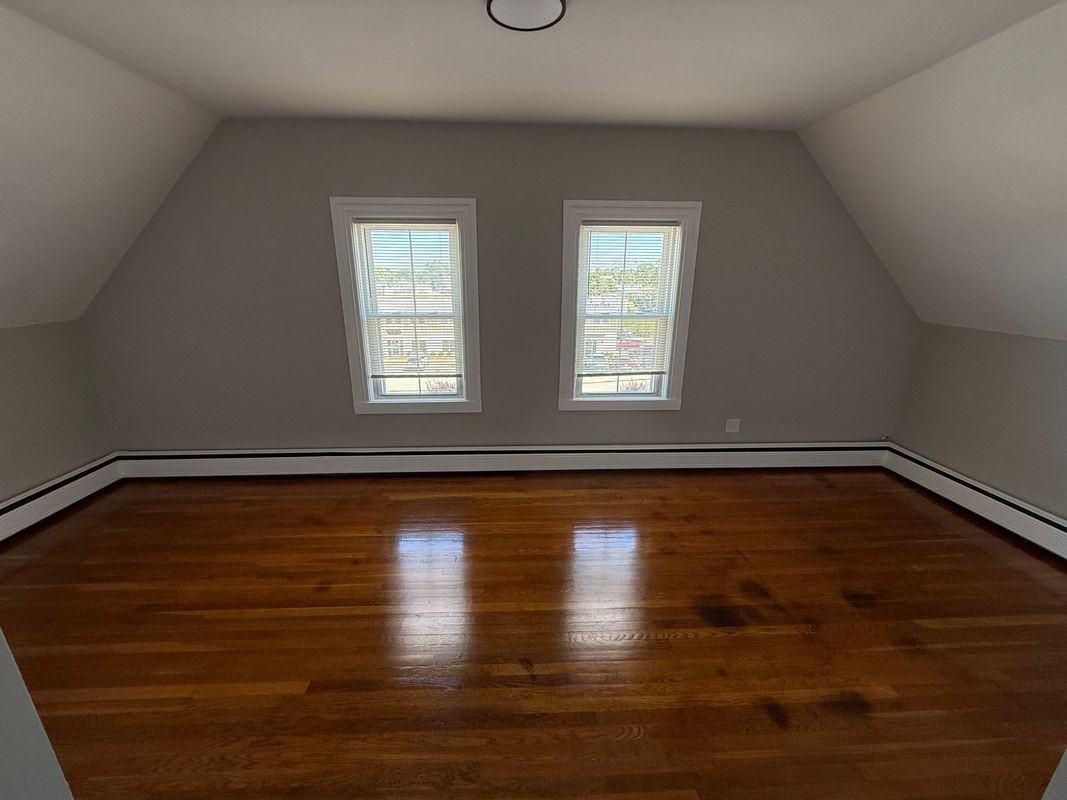 684 Park Ave ##3 - Photo 4 of 6