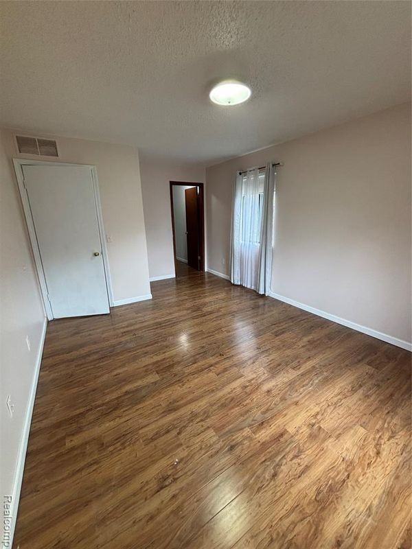 15140 Seagull Dr - Photo 4 of 11