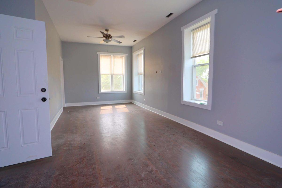 2858 S Saint Louis Ave ##3 - Photo 2 of 12