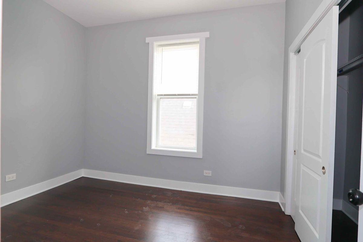 2858 S Saint Louis Ave ##3 - Photo 3 of 12