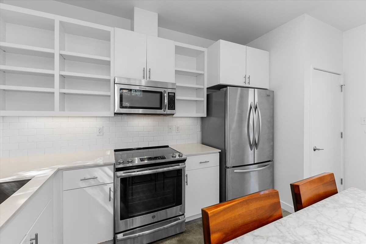 1204 Woodland Ave ##B - Photo 3 of 50