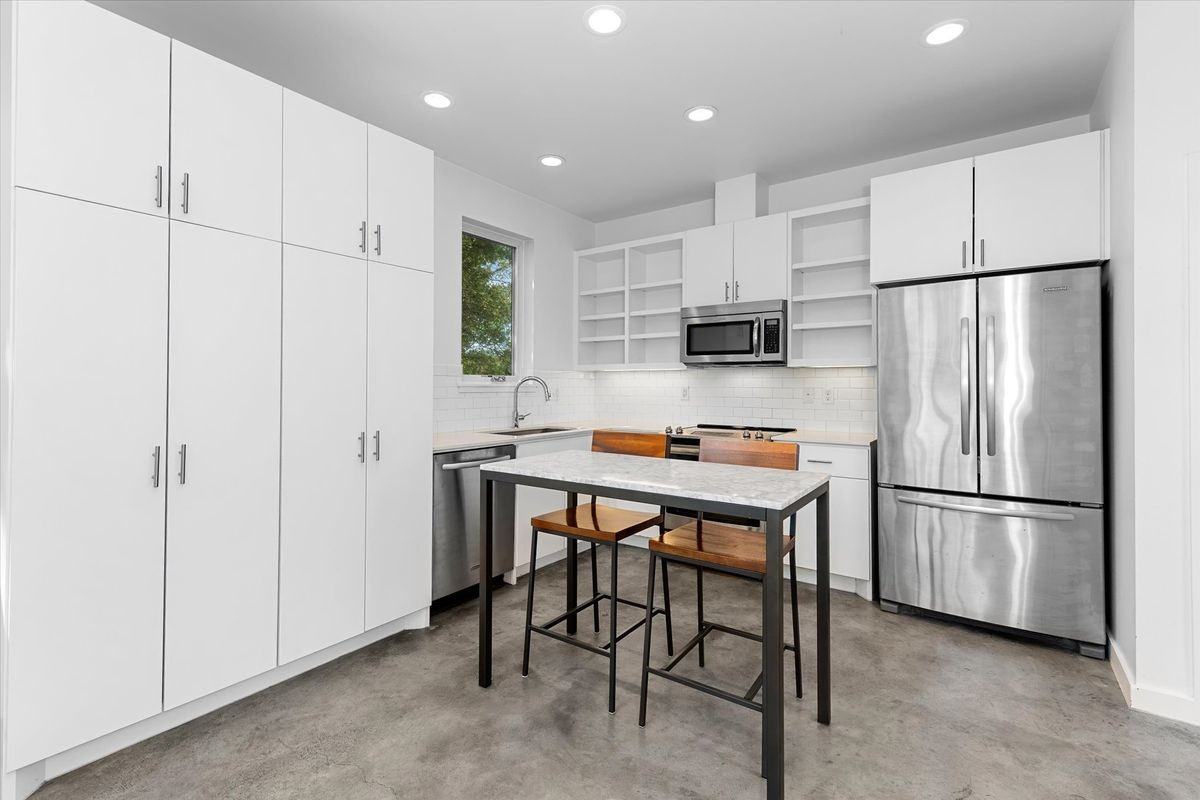 1204 Woodland Ave ##B - Photo 6 of 50