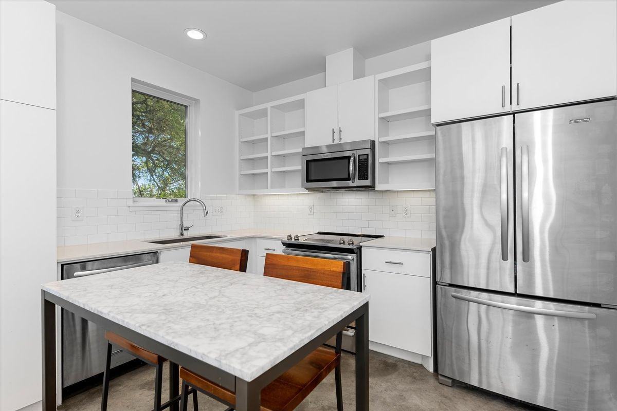 1204 Woodland Ave ##B - Photo 7 of 50