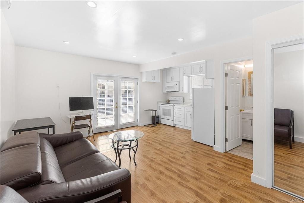 8829 Sylmar Ave - Photo 5 of 5