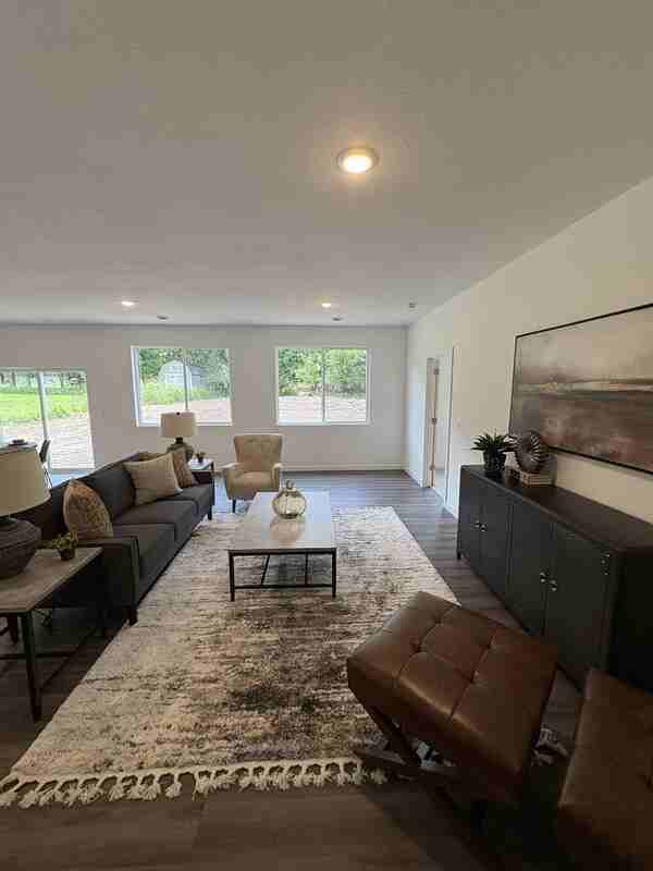 1663 39th St S - Photo 3 of 8
