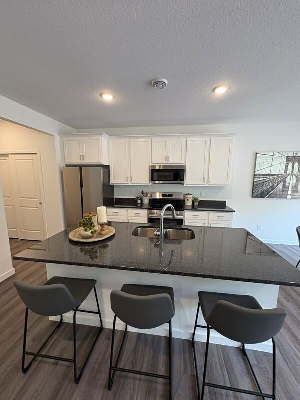 1663 39th St S - Photo 2 of 8