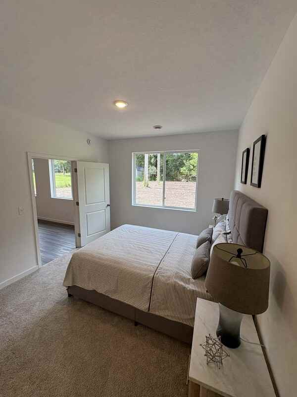 1663 39th St S - Photo 4 of 8