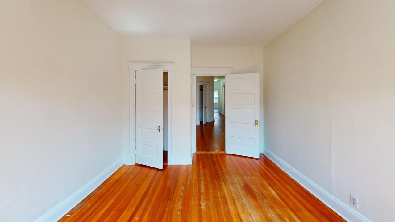 19 Mount Hood Rd #5 - Photo 5 of 14