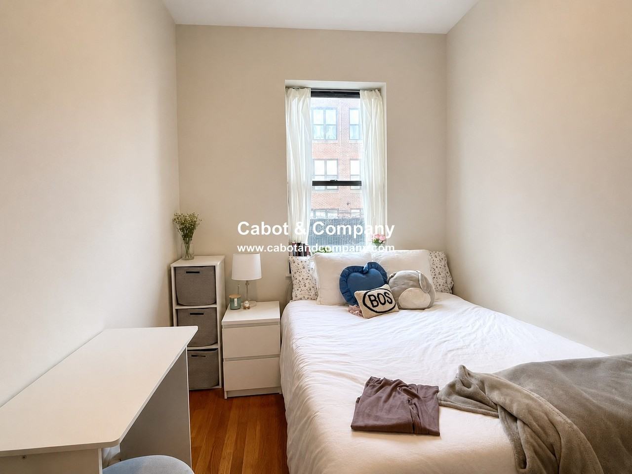 225 E Berkeley St #PH - Photo 6 of 10