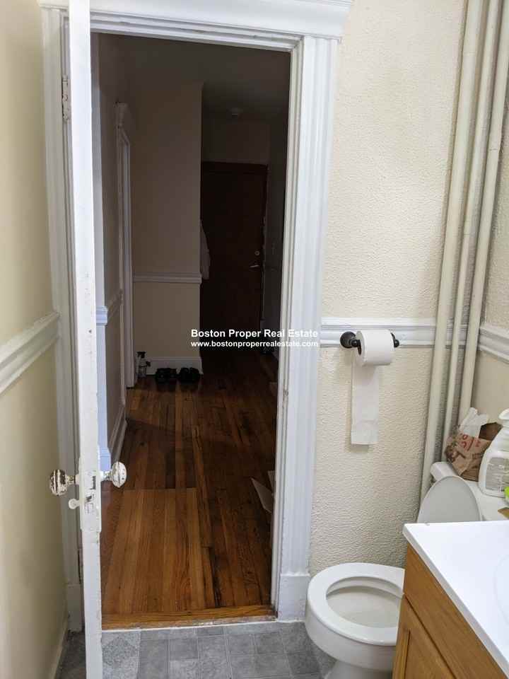 360 Riverway #12 - Photo 4 of 14