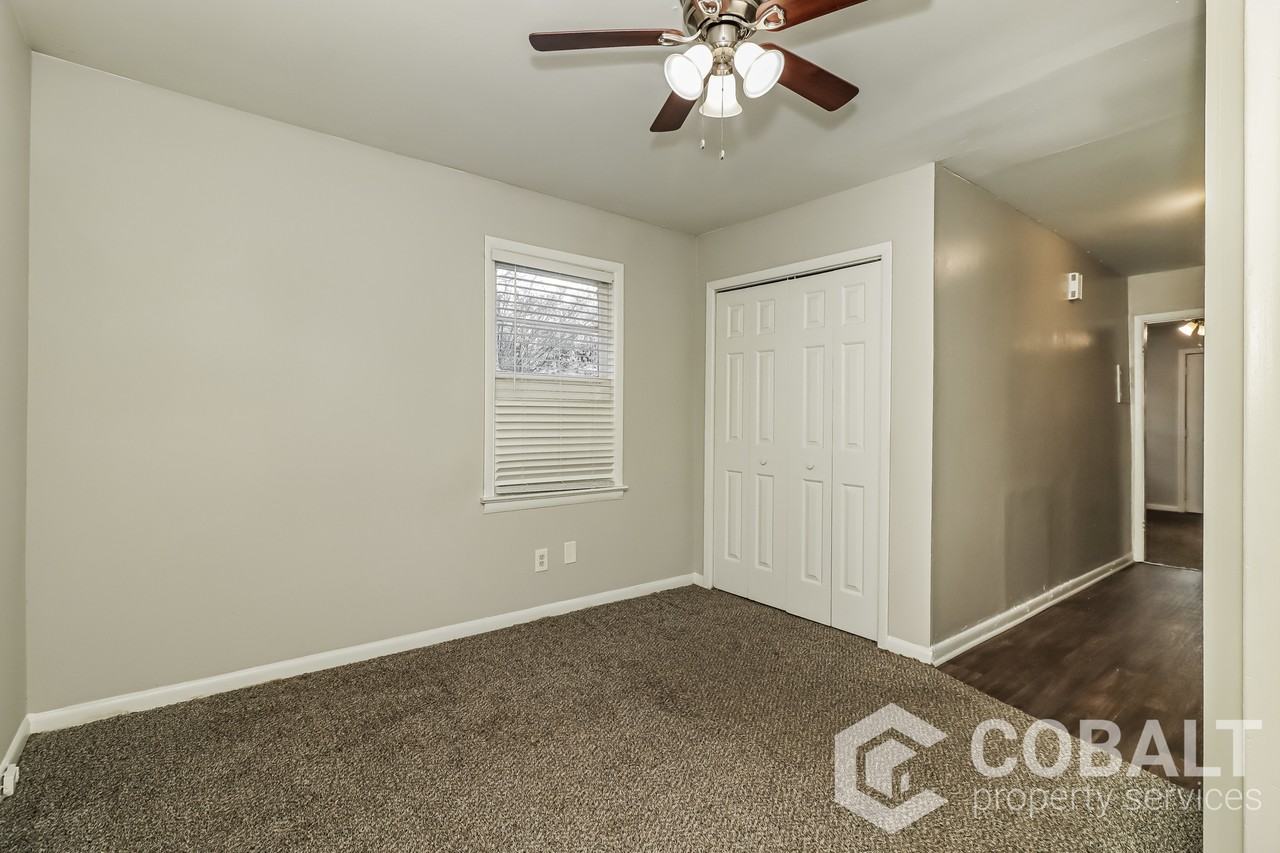 1992 Woodland Hills Ave Nw #2 - Photo 4 of 21