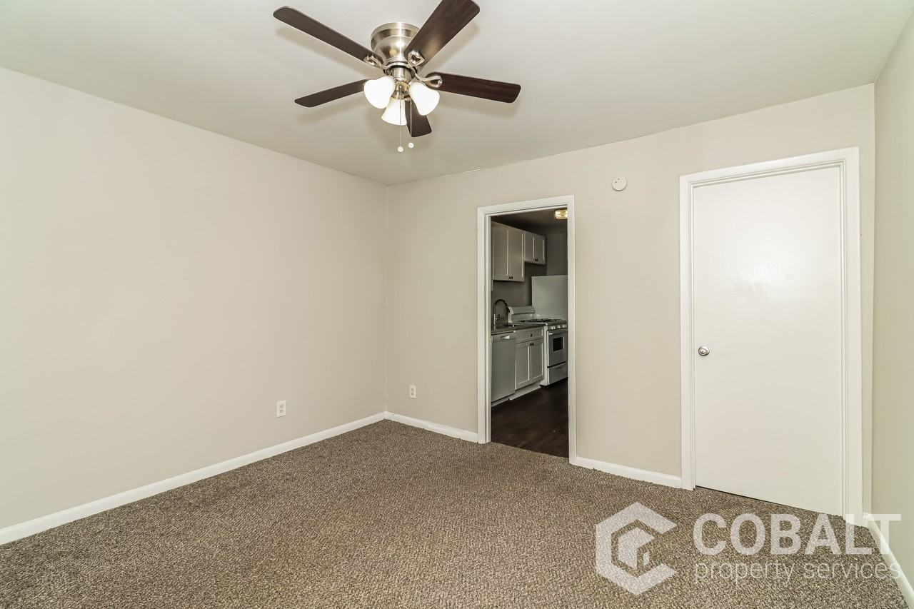 1992 Woodland Hills Ave Nw #2 - Photo 6 of 21