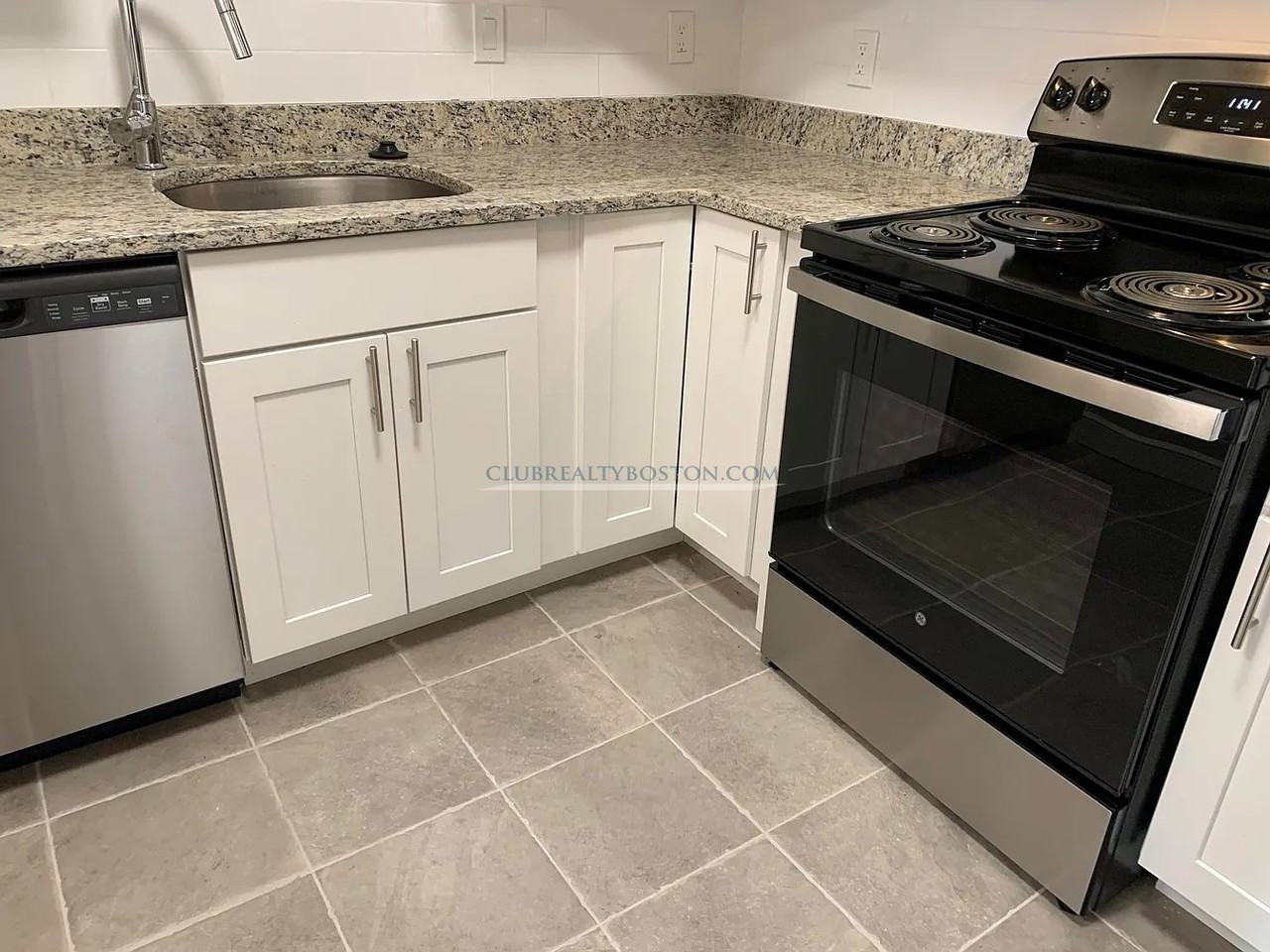 286 Grove St #4 - Photo 3 of 14