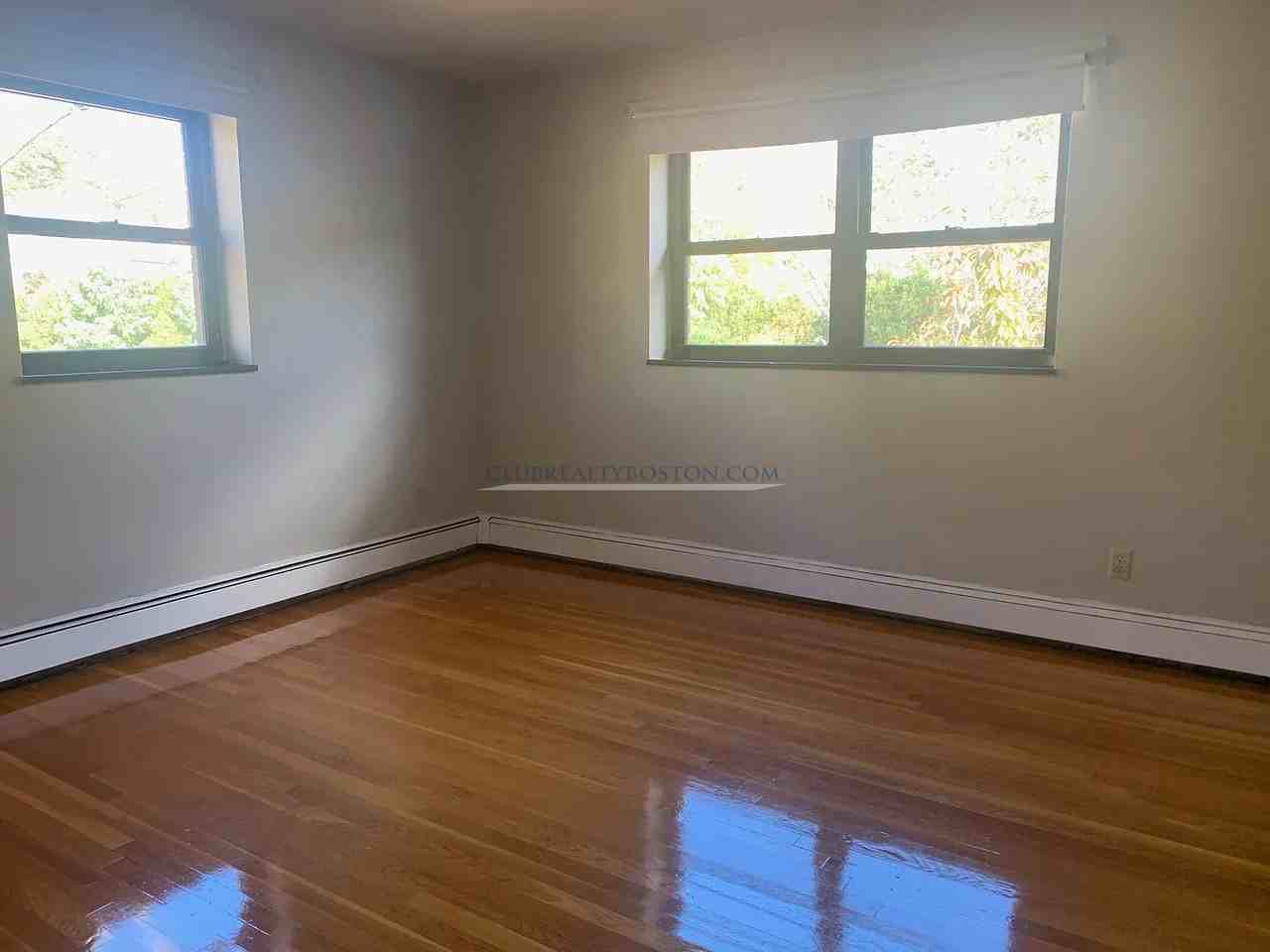 286 Grove St #4 - Photo 4 of 14