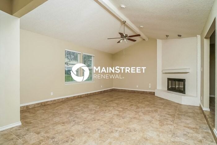 4820 Crest Dr - Photo 4 of 16