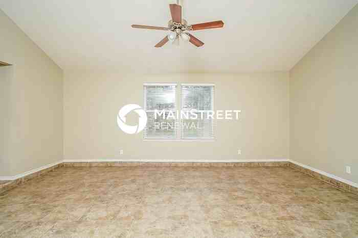 4820 Crest Dr - Photo 5 of 16