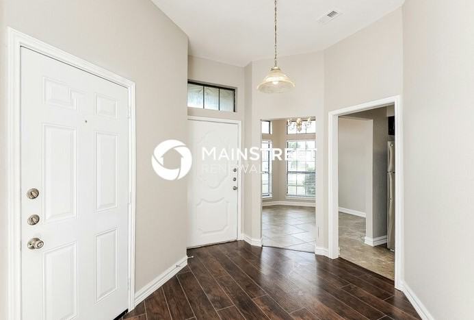 6201 Tempest Dr - Photo 3 of 16