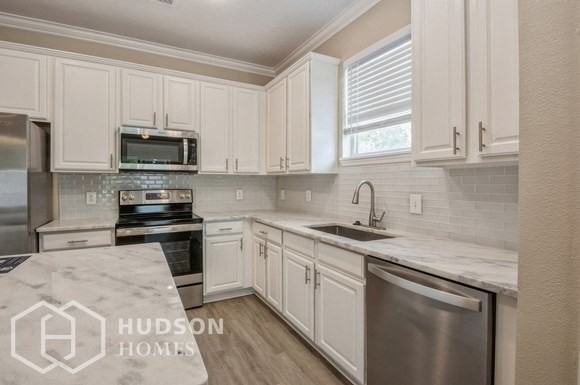 561 Breezy Oak Way - Photo 4 of 18