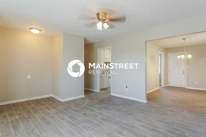 528 Lamplighter Ln - Photo 4 of 15