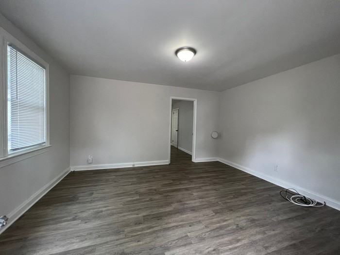 807 Jordan St S #A - Photo 2 of 5